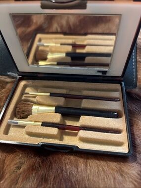 Compact, Makeup Brush Set, Lighted in Faux Tortoiseshell